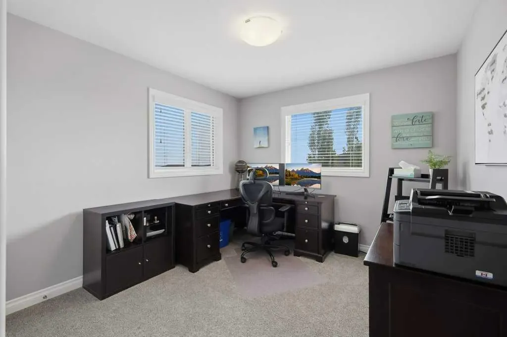 23 Vanveller Way Sylvan Lake AB T4S 0M4