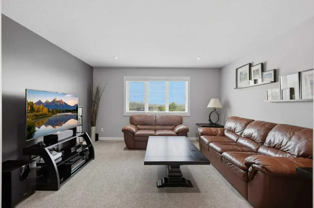 23 Vanveller Way Sylvan Lake AB T4S 0M4