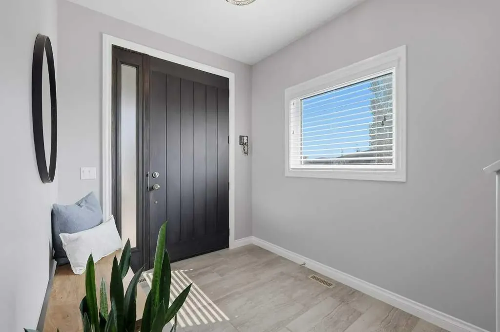 23 Vanveller Way Sylvan Lake AB T4S 0M4