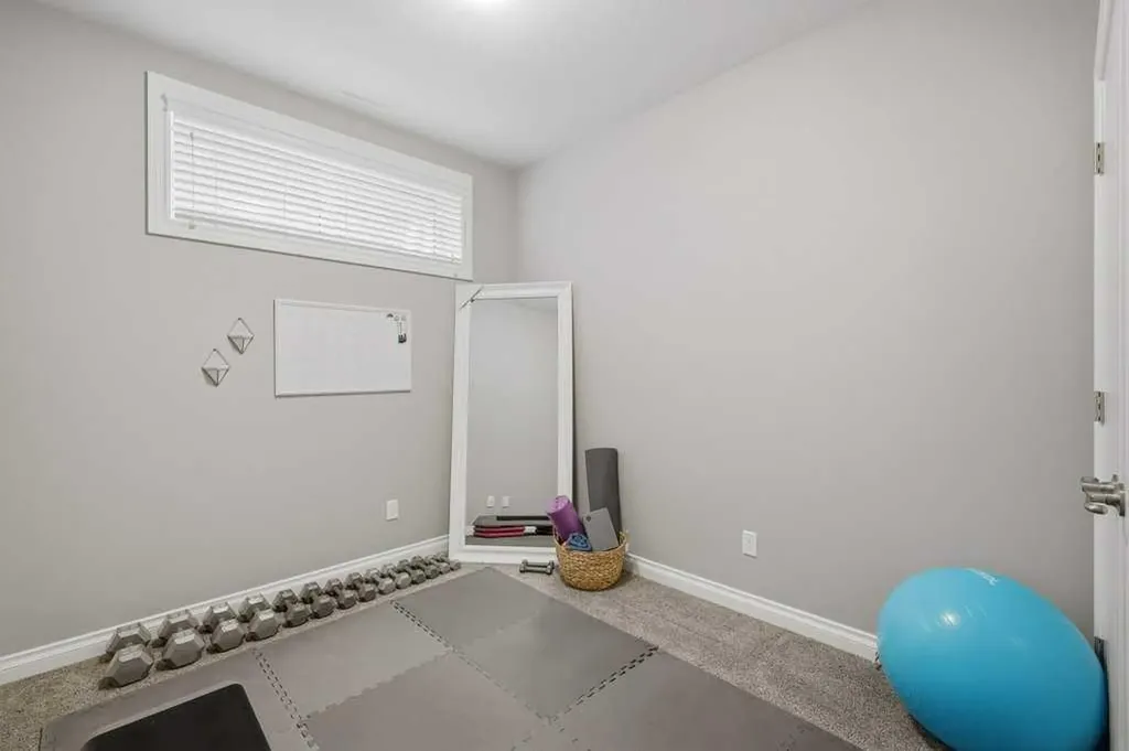 23 Vanveller Way Sylvan Lake AB T4S 0M4