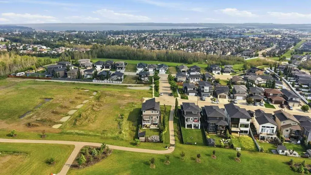 23 Vanveller Way Sylvan Lake AB T4S 0M4