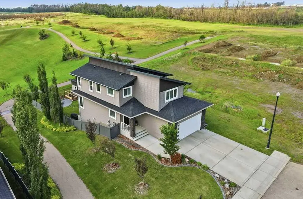 23 Vanveller Way Sylvan Lake AB T4S 0M4