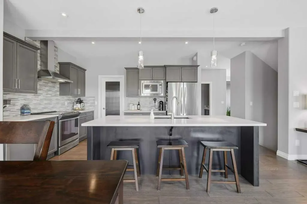 23 Vanveller Way Sylvan Lake AB T4S 0M4