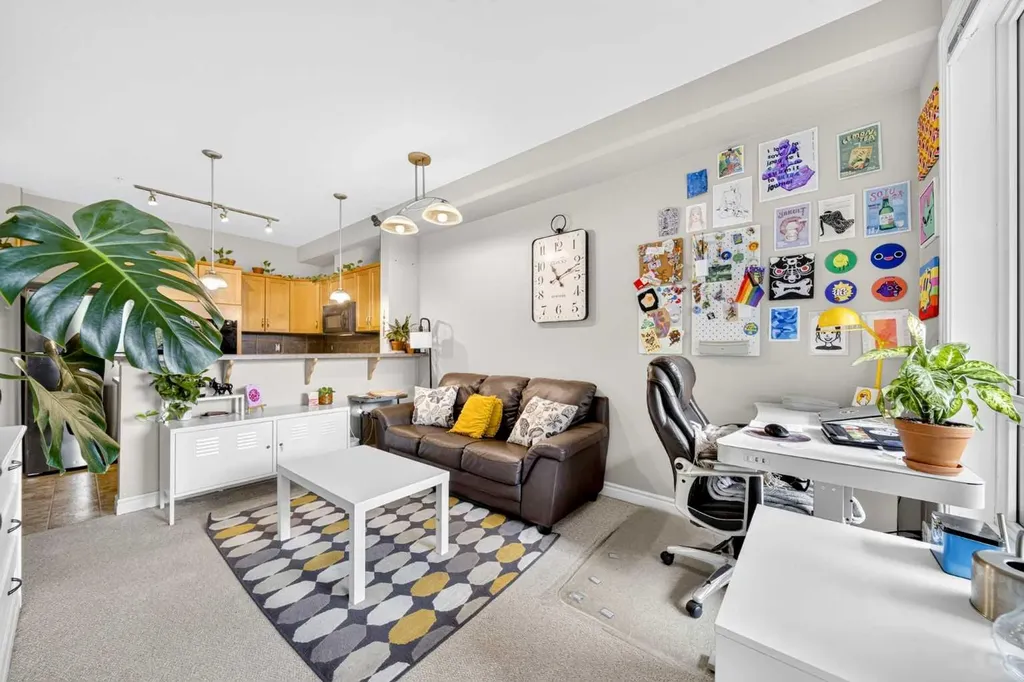 3111 34 Avenue NW Calgary AB T2L 0Y2