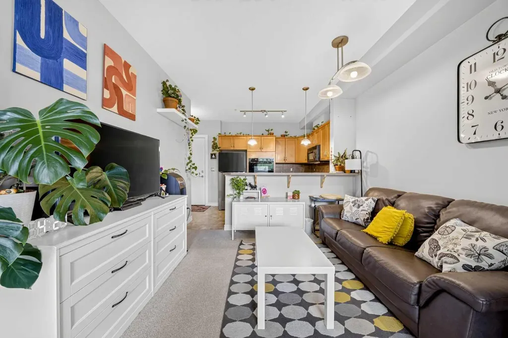 3111 34 Avenue NW Calgary AB T2L 0Y2