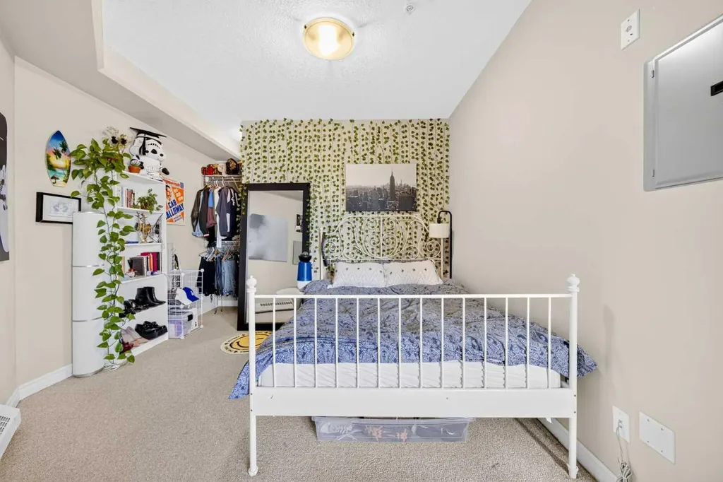 3111 34 Avenue NW Calgary AB T2L 0Y2