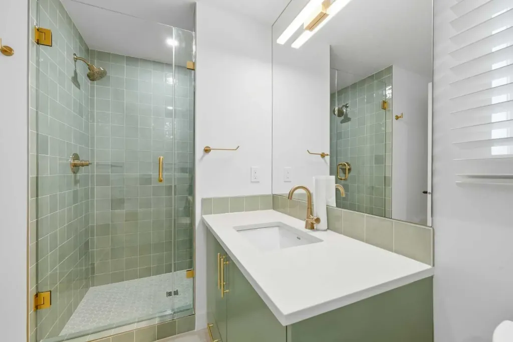 805 4 Street NE Calgary AB T2E 3S9