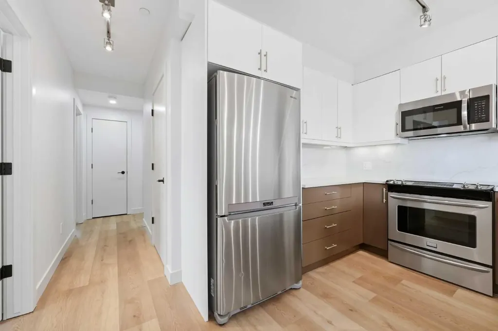 805 4 Street NE Calgary AB T2E 3S9