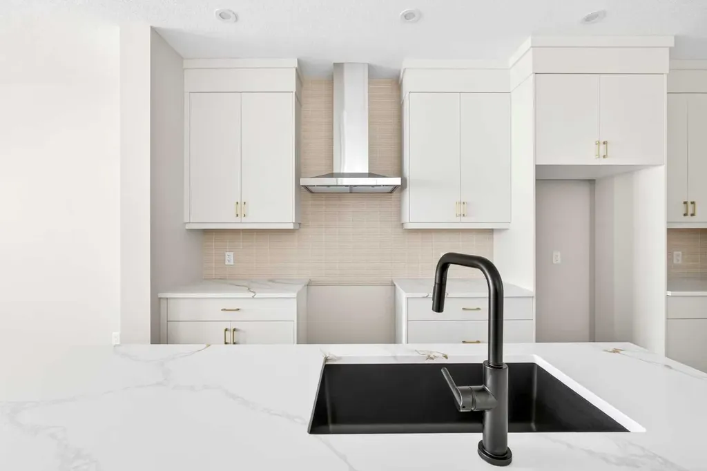 3130 Chinook Winds Drive SW Airdrie AB T4B 5P7