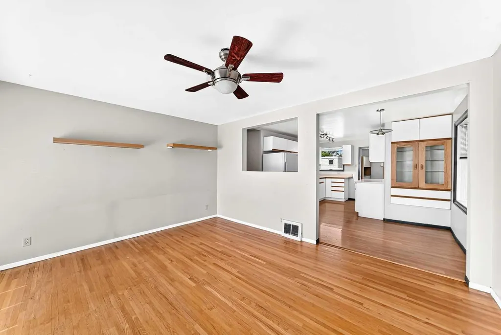 2028 Westmount Road NW Calgary AB T2N 3M9