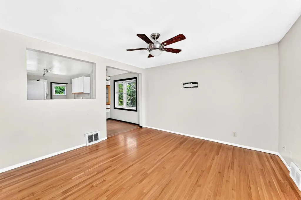 2028 Westmount Road NW Calgary AB T2N 3M9