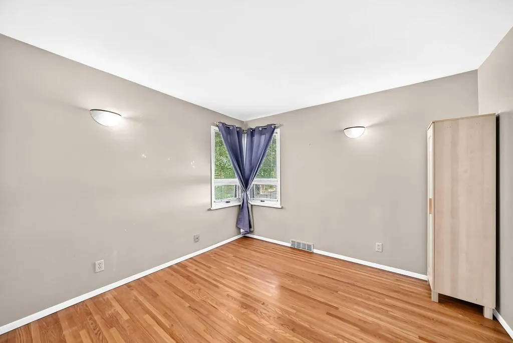2028 Westmount Road NW Calgary AB T2N 3M9