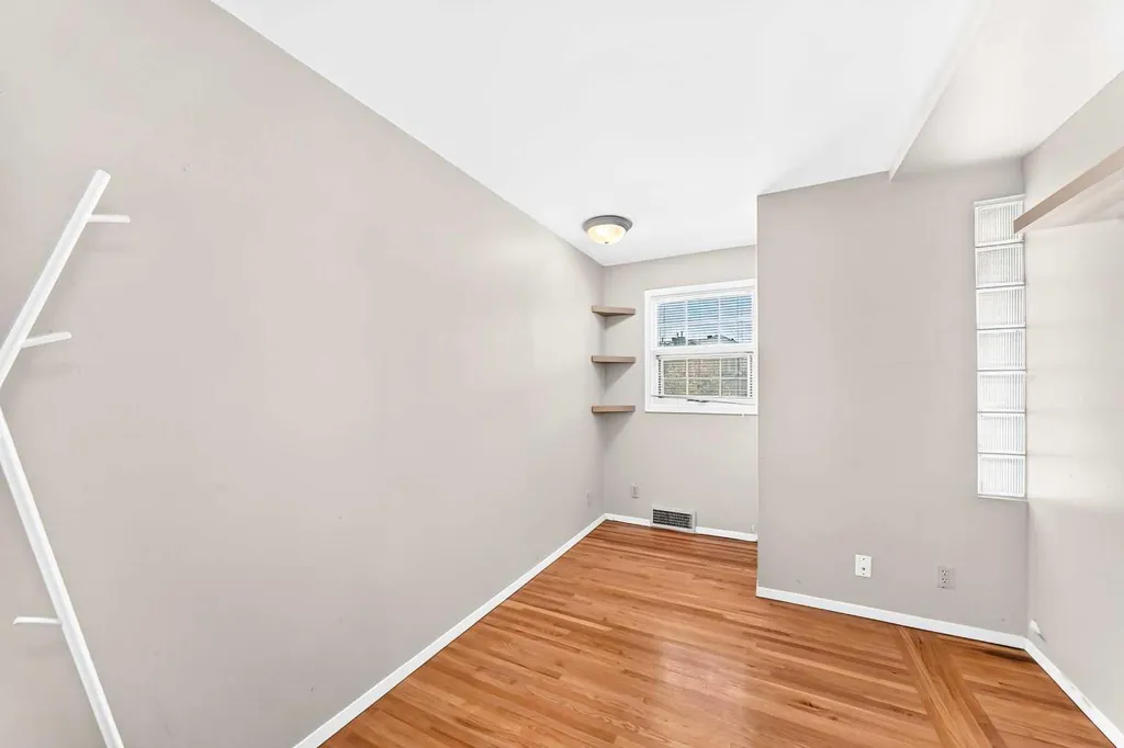 2028 Westmount Road NW Calgary AB T2N 3M9