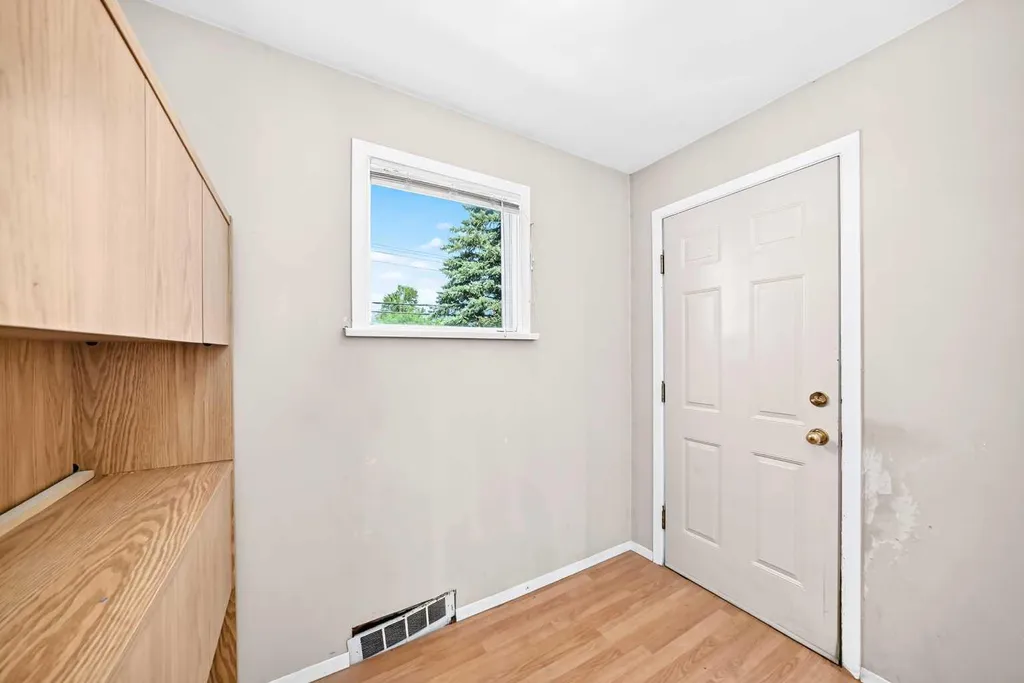 2028 Westmount Road NW Calgary AB T2N 3M9
