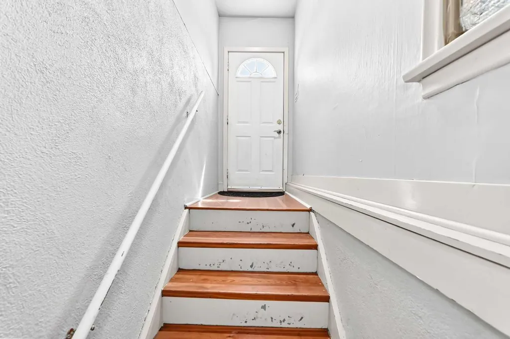 2028 Westmount Road NW Calgary AB T2N 3M9