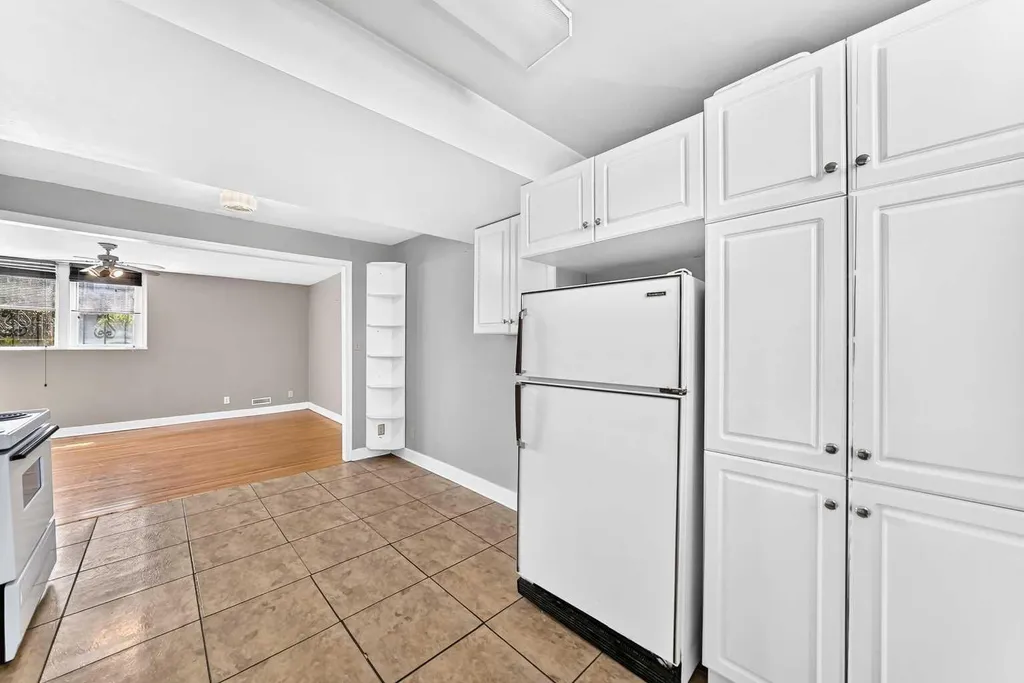 2028 Westmount Road NW Calgary AB T2N 3M9
