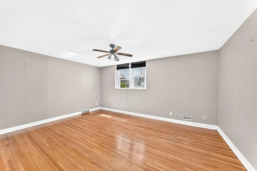 2028 Westmount Road NW Calgary AB T2N 3M9