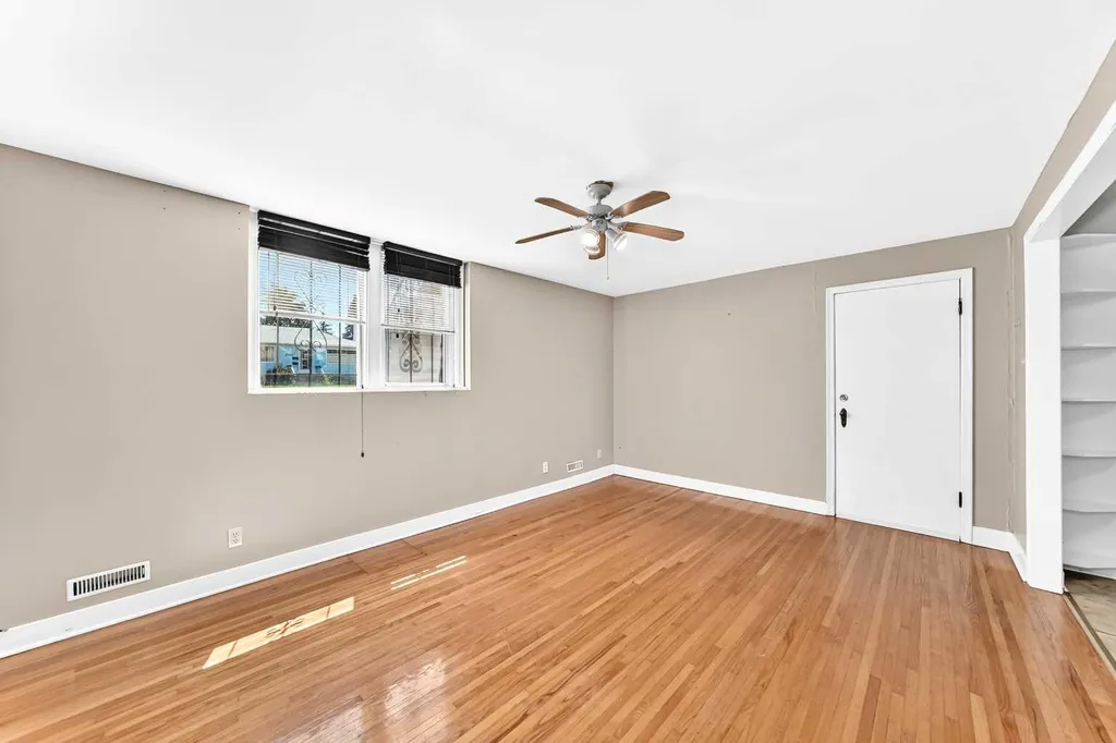 2028 Westmount Road NW Calgary AB T2N 3M9