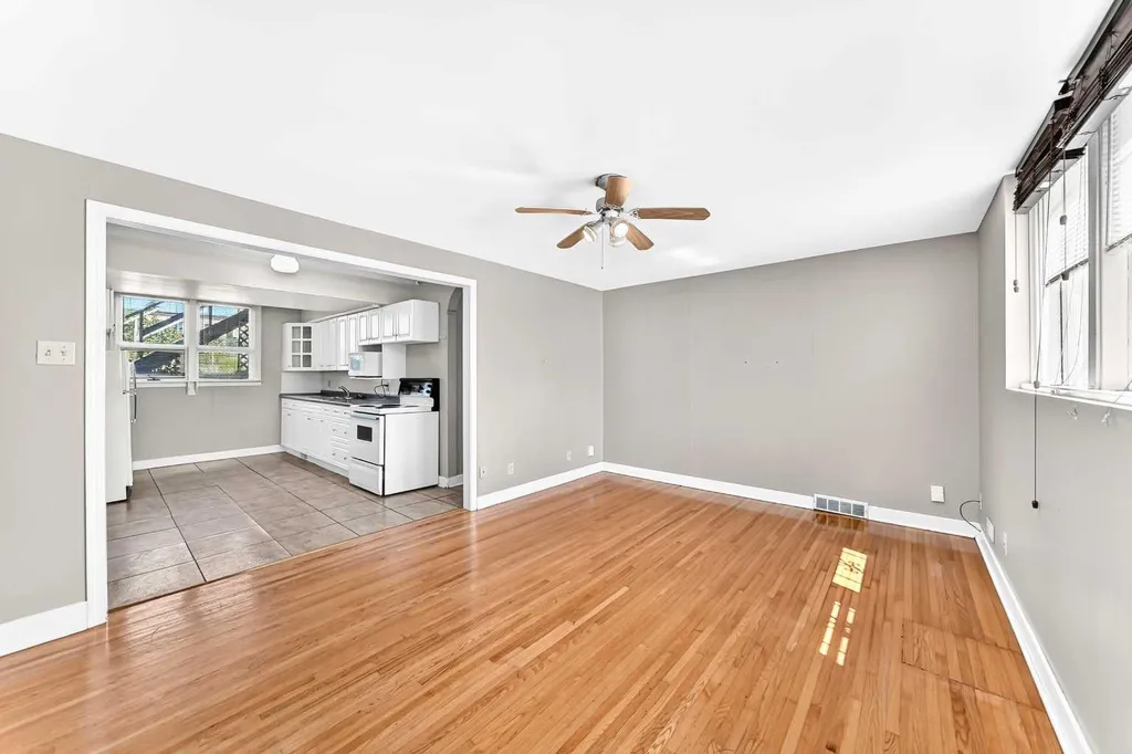 2028 Westmount Road NW Calgary AB T2N 3M9