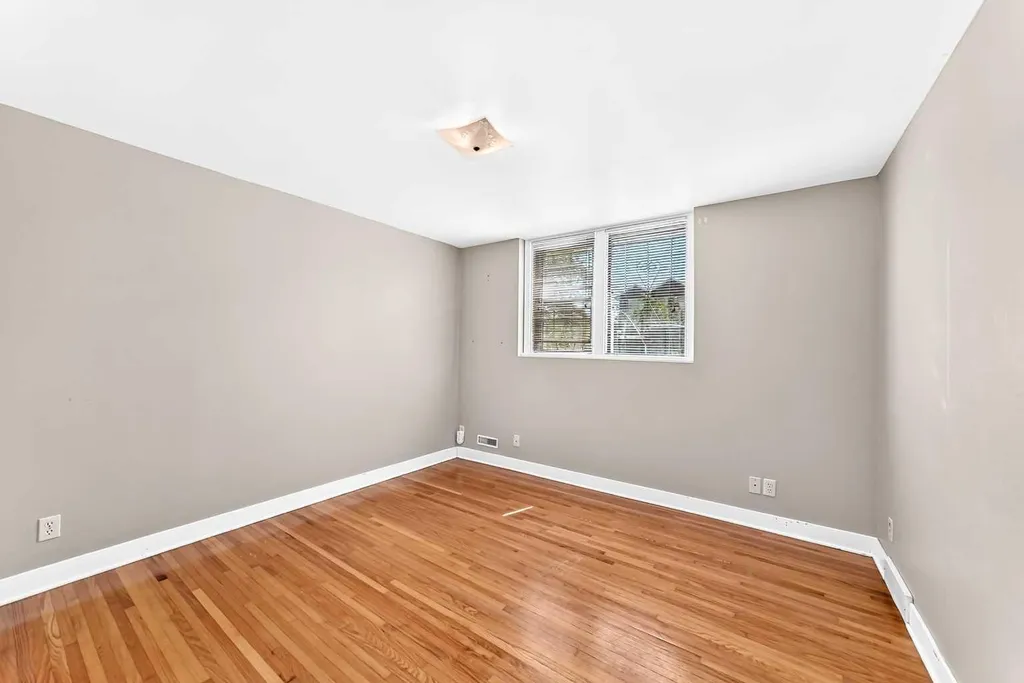 2028 Westmount Road NW Calgary AB T2N 3M9