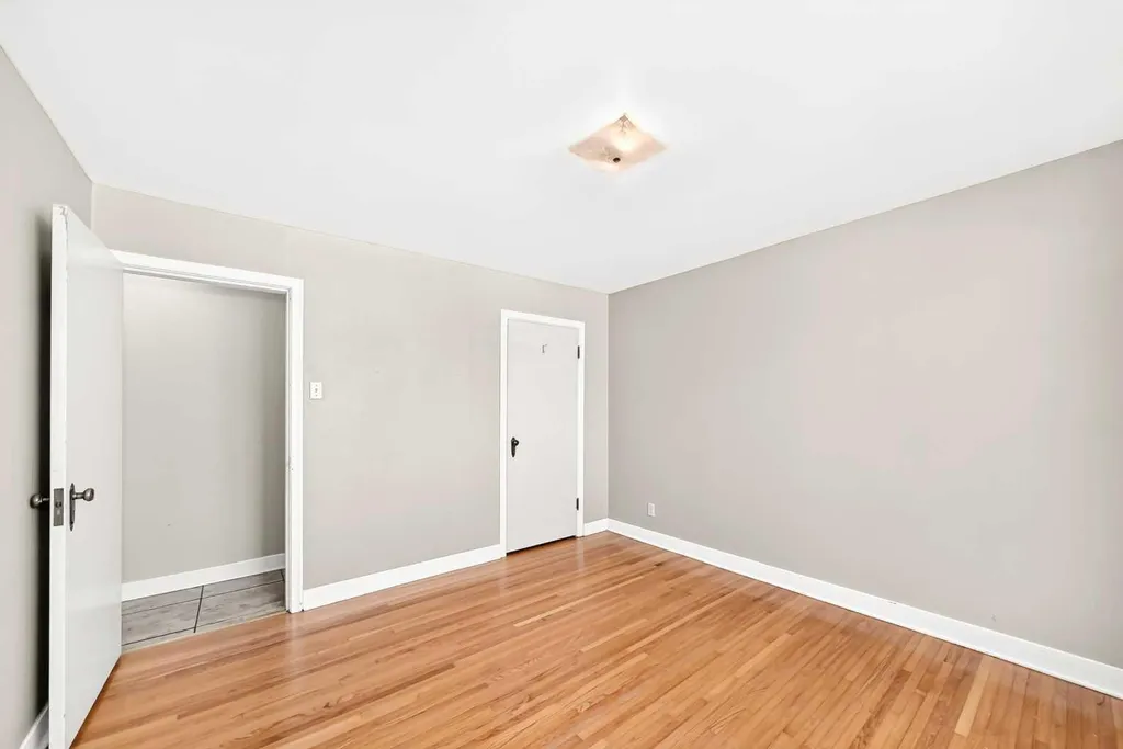 2028 Westmount Road NW Calgary AB T2N 3M9