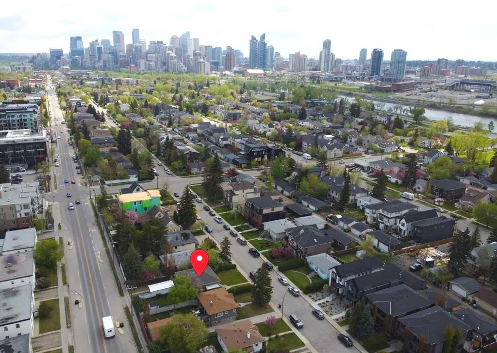 2028 Westmount Road NW Calgary AB T2N 3M9