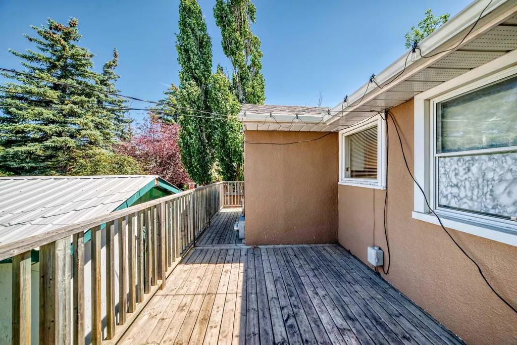2028 Westmount Road NW Calgary AB T2N 3M9