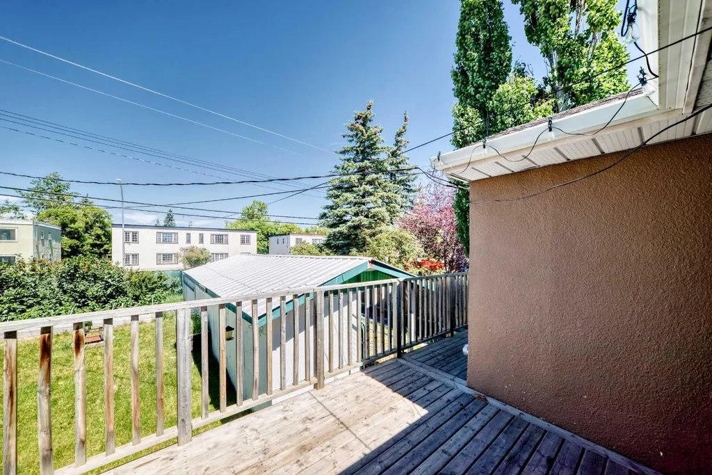 2028 Westmount Road NW Calgary AB T2N 3M9