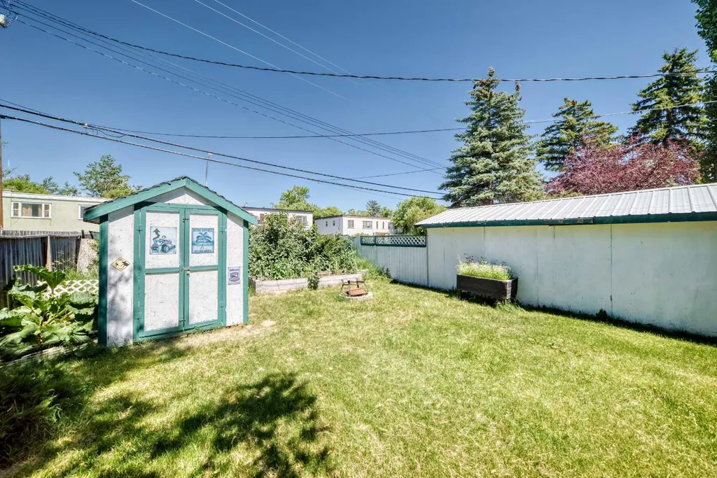 2028 Westmount Road NW Calgary AB T2N 3M9