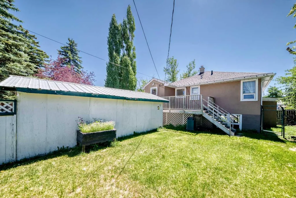 2028 Westmount Road NW Calgary AB T2N 3M9