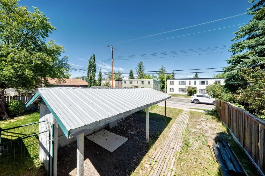 2028 Westmount Road NW Calgary AB T2N 3M9