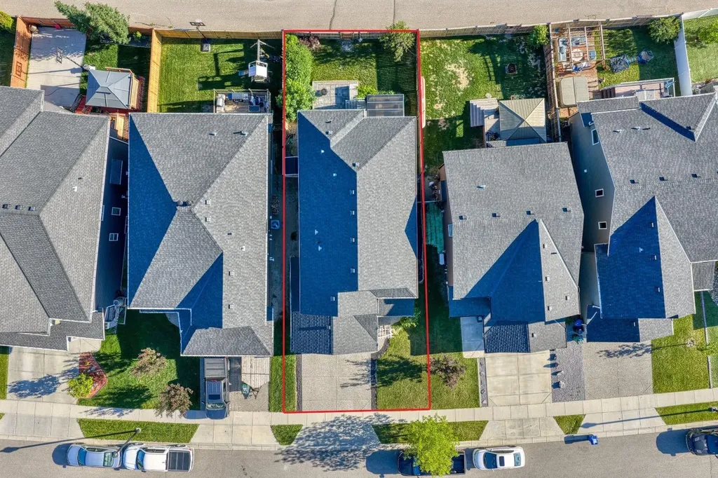 2632 Ravenslea Gardens SE Airdrie AB T4A 0T2