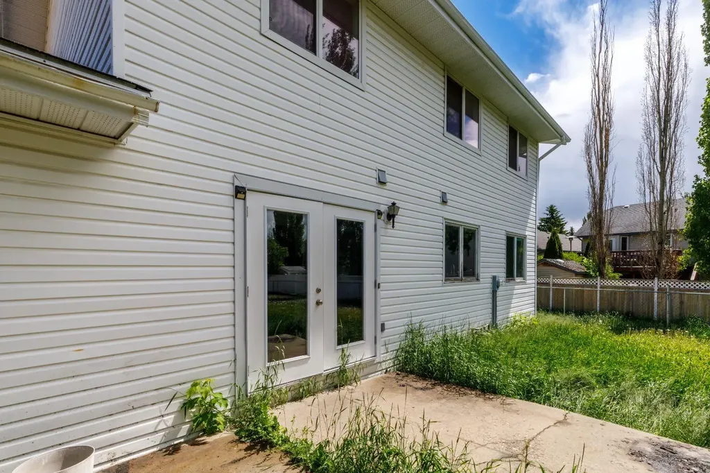 36 Asmundsen Avenue Red Deer AB T4R 1E9