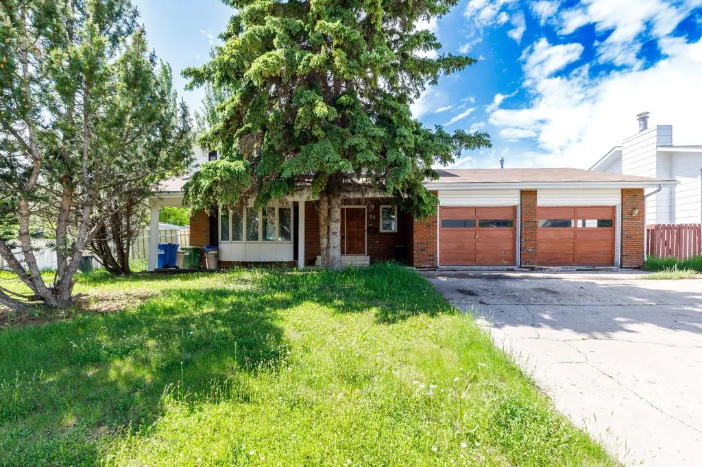 36 Asmundsen Avenue Red Deer AB T4R 1E9