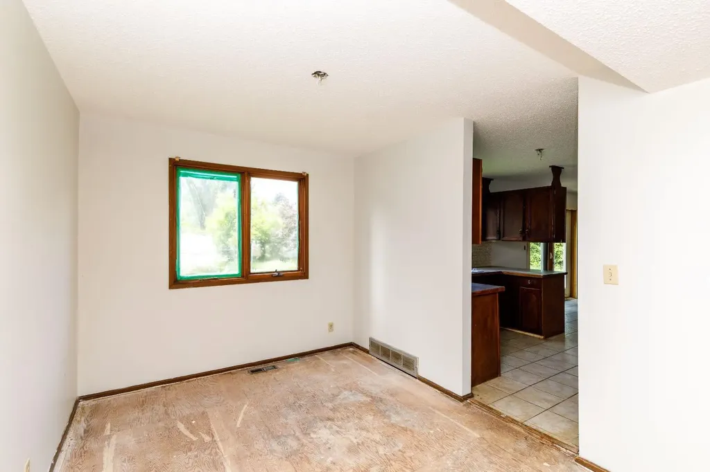 36 Asmundsen Avenue Red Deer AB T4R 1E9
