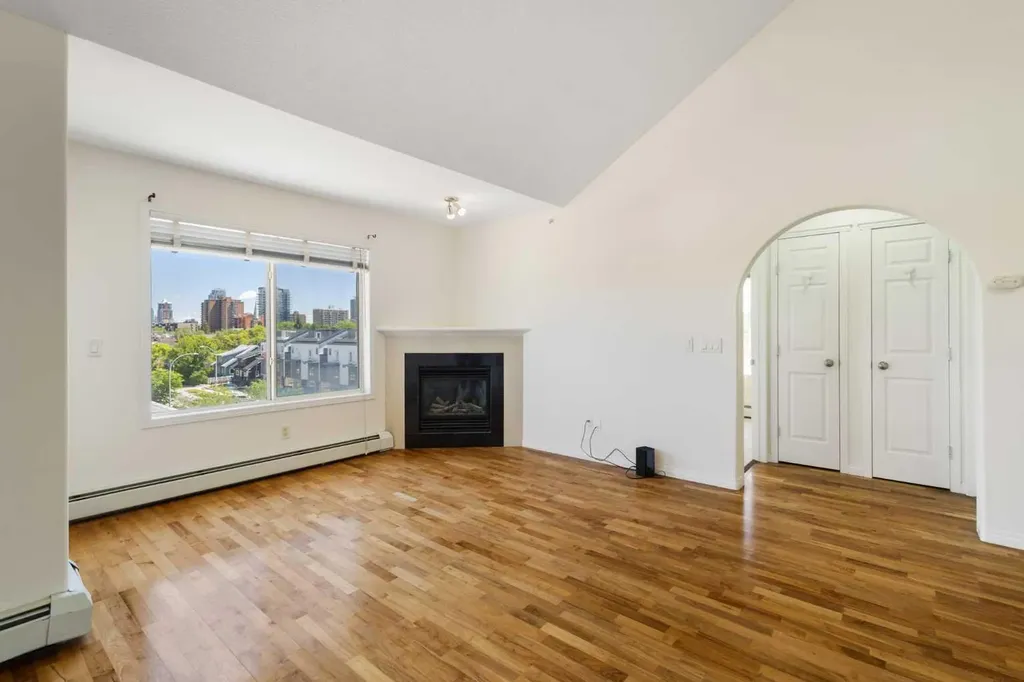 1110 17 Street SW Calgary AB T3C 0R4