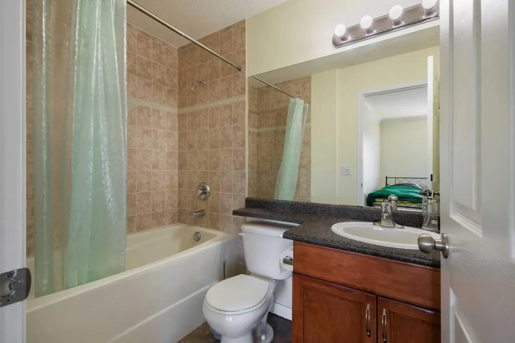 1110 17 Street SW Calgary AB T3C 0R4