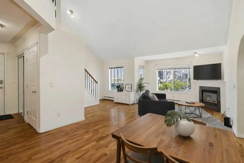 1110 17 Street SW Calgary AB T3C 0R4