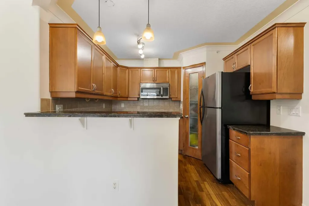 1110 17 Street SW Calgary AB T3C 0R4