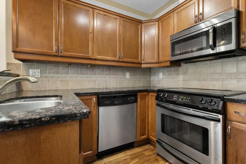 1110 17 Street SW Calgary AB T3C 0R4