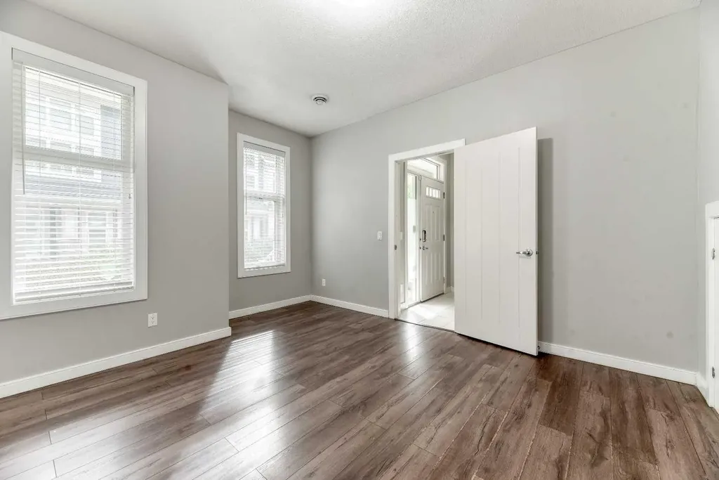 197 Silverado Plains Park SW Calgary AB T2X 1Y9