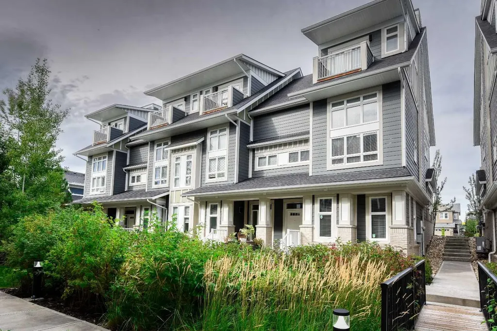 197 Silverado Plains Park SW Calgary AB T2X 1Y9