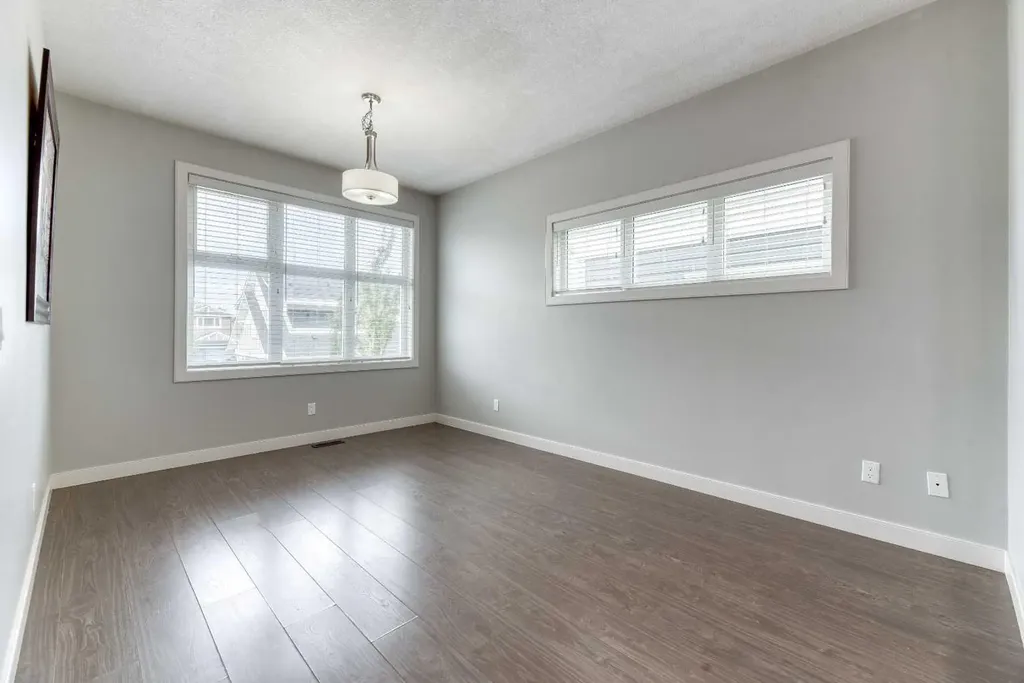 197 Silverado Plains Park SW Calgary AB T2X 1Y9