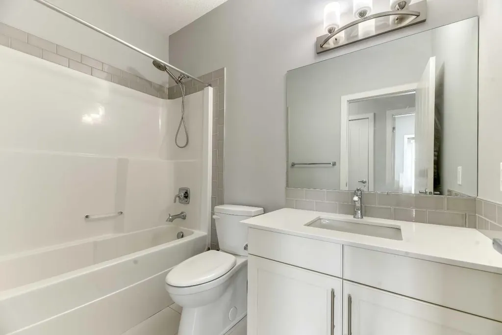 197 Silverado Plains Park SW Calgary AB T2X 1Y9