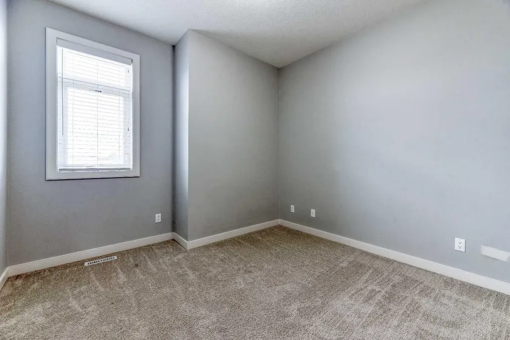 197 Silverado Plains Park SW Calgary AB T2X 1Y9