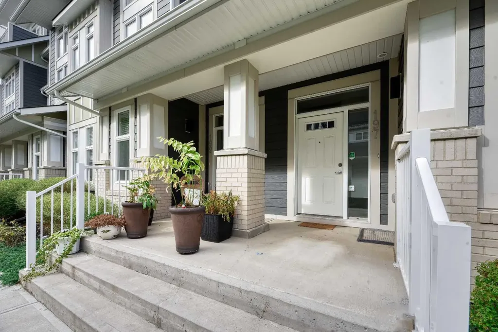 197 Silverado Plains Park SW Calgary AB T2X 1Y9