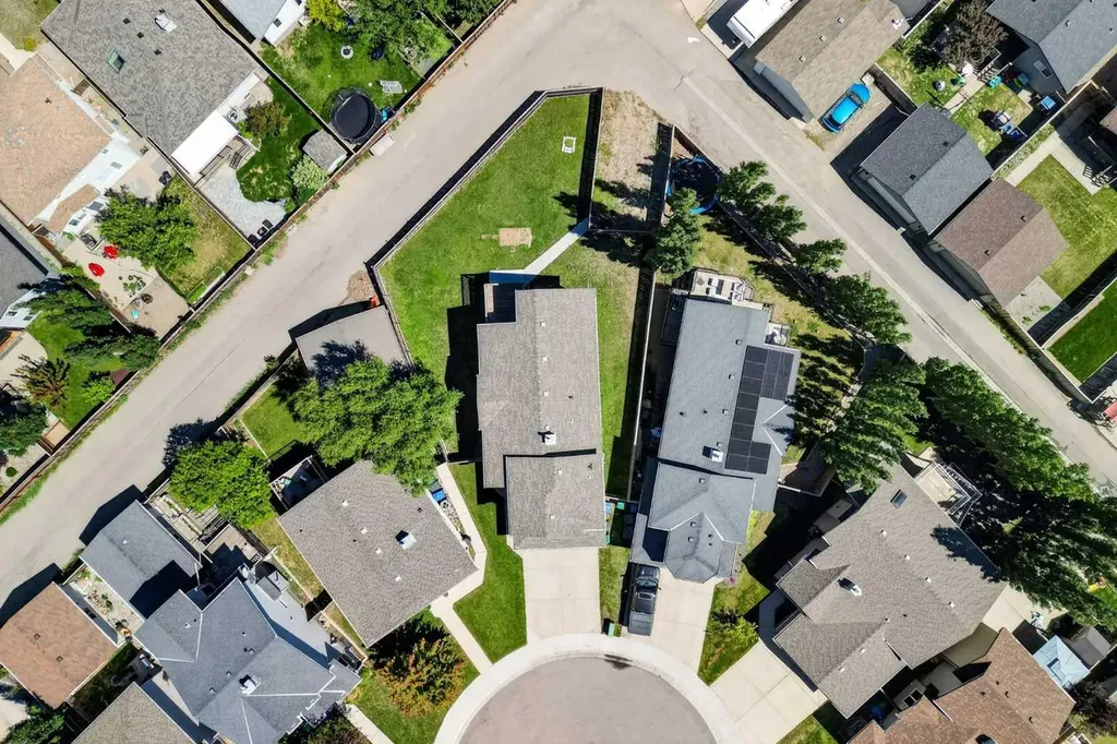 234 Keystone Lane W Lethbridge AB T1J 2R2
