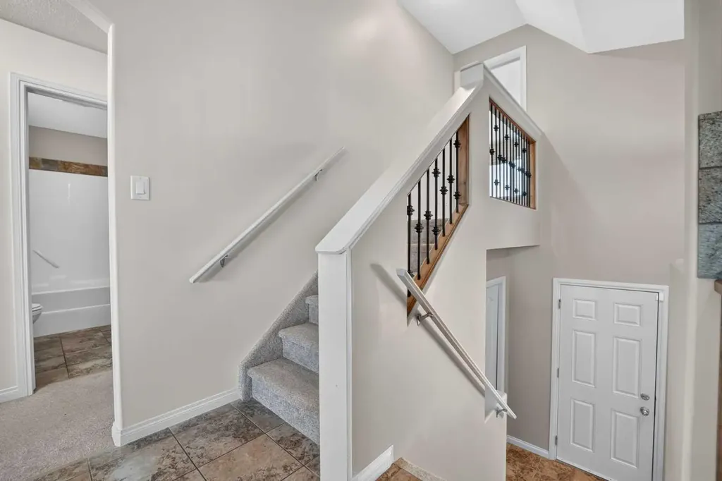 234 Keystone Lane W Lethbridge AB T1J 2R2