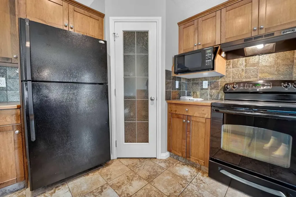 234 Keystone Lane W Lethbridge AB T1J 2R2