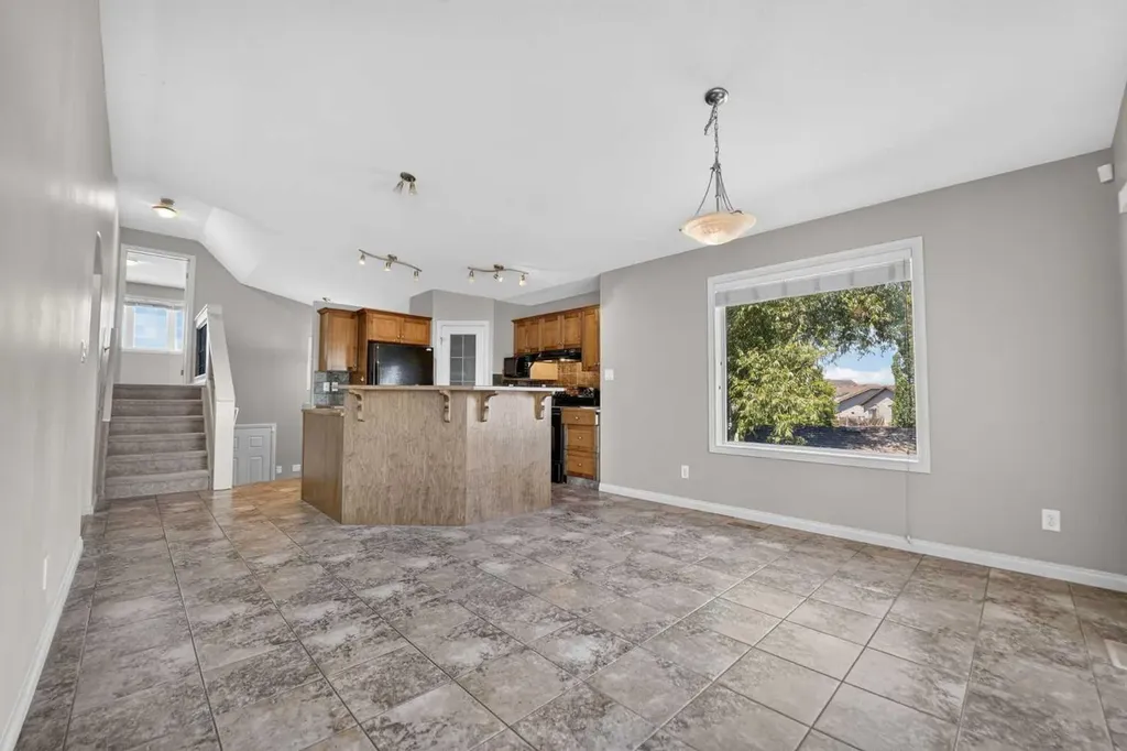 234 Keystone Lane W Lethbridge AB T1J 2R2